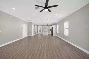 7977 49th Ave N, Saint Petersburg, FL 33709 - Photo 7