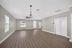 7977 49th Ave N, Saint Petersburg, FL 33709 - Photo 5