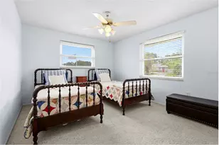 1006 De Leo Dr, Sarasota, FL 34243 - Photo 13
