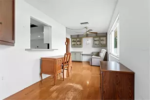1006 De Leo Dr, Sarasota, FL 34243 - Photo 17
