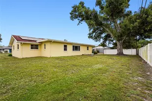 1006 De Leo Dr, Sarasota, FL 34243 - Photo 25