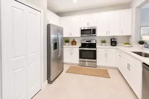 8710 St Kitts Cir, Englewood, FL 34224 - Photo 7