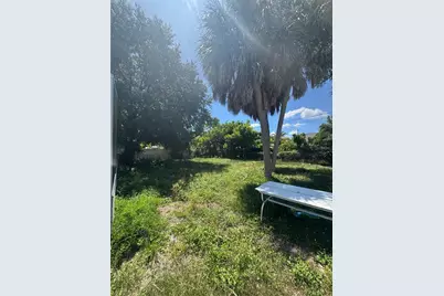 820 Pineland Avenue, Venice, FL 34285 - Photo 15