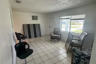 820 Pineland Ave, Venice, FL 34285 - Photo 3
