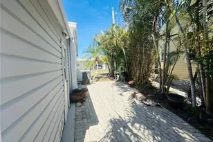 147 Maui Dr, Palmetto, FL 34221 - Photo 25