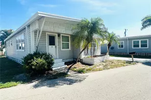 147 Maui Dr, Palmetto, FL 34221 - Photo 3