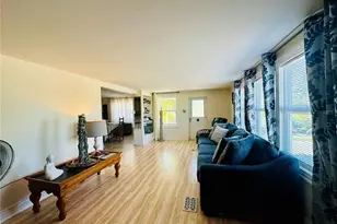 147 Maui Dr, Palmetto, FL 34221 - Photo 11
