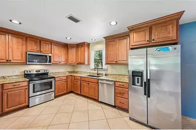 3304 Swaan Lane, Sarasota, FL 34235 - Photo 11
