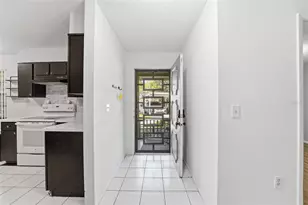 5080 Barrington Cir, Sarasota, FL 34234 - Photo 15