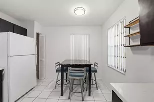 5080 Barrington Cir, Sarasota, FL 34234 - Photo 7