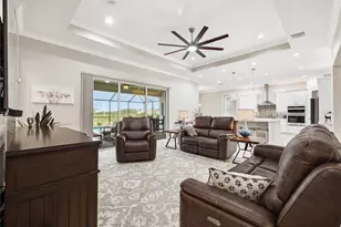 5315 San Remo Cir, Wimauma, FL 33598 - Photo 11