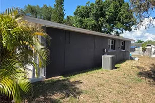 917 27th Street E, Bradenton, FL 34208 - Photo 3