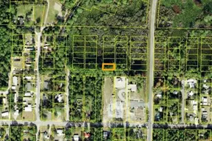 1302 NW 1st St, Carrabelle, FL 32322 - Photo 1