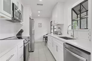2026 Grove St, Sarasota, FL 34239 - Photo 5