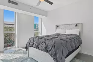1350 Main St, Sarasota, FL 34236 - Photo 11