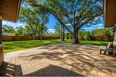 9502 59th Avenue E, Bradenton, FL 34202 - Photo 5