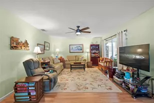 1325 Glen Oaks Dr E, Sarasota, FL 34232 - Photo 5