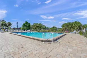 1325 Glen Oaks Dr E, Sarasota, FL 34232 - Photo 39