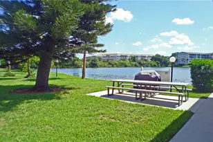 3668 Lake Bayshore Dr, Bradenton, FL 34205 - Photo 33