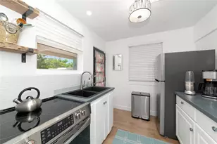 1034 N 22nd St, Sarasota, FL 34234 - Photo 23