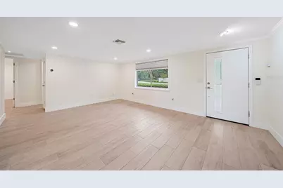 4271 Lago Way, Sarasota, FL 34241 - Photo 9