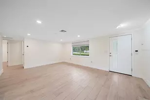 4271 Lago Way, Sarasota, FL 34241 - Photo 9
