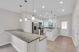 124 Tucker Ave, Sarasota, FL 34232 - Photo 3