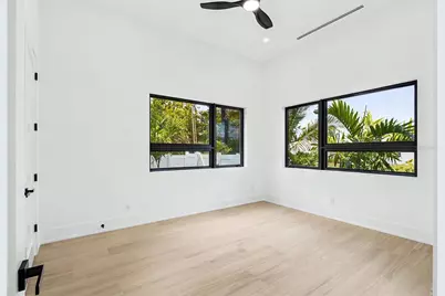 1870 Jasmine Drive, Sarasota, FL 34239 - Photo 19