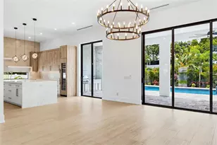 1870 Jasmine Dr, Sarasota, FL 34239 - Photo 11