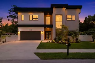 1870 Jasmine Dr, Sarasota, FL 34239 - Photo 1