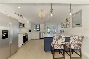 2120 Craft Ln, Sarasota, FL 34239 - Photo 11
