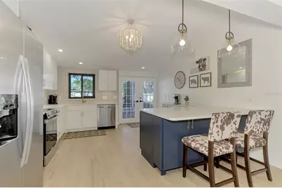 2120 Craft Lane, Sarasota, FL 34239 - Photo 7