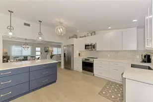 2120 Craft Ln, Sarasota, FL 34239 - Photo 15