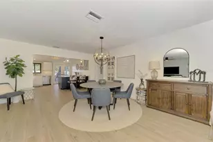 2120 Craft Ln, Sarasota, FL 34239 - Photo 5