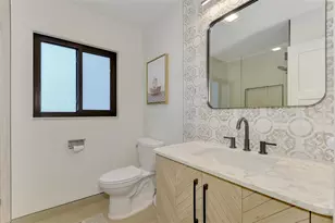 2120 Craft Ln, Sarasota, FL 34239 - Photo 25