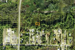 1309 NE 2nd St, Carrabelle, FL 32322 - Photo 1