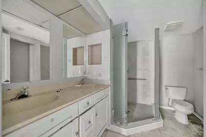 2404 Avenue A, Bradenton Beach, FL 34217 - Photo 19