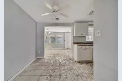 2404 Avenue A, Bradenton Beach, FL 34217 - Photo 11