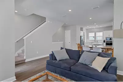 2329 Lindstrom Street, Sarasota, FL 34236 - Photo 5