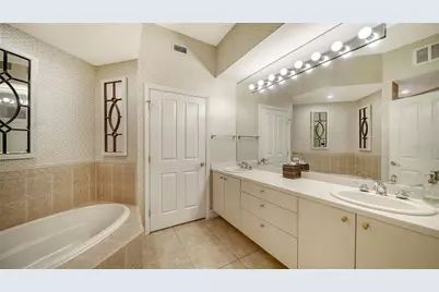 5206 Bouchard Circle #101, Sarasota, FL 34238 - Photo 27