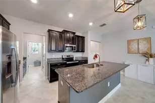9646 Ivory Dr, Ruskin, FL 33573 - Photo 15