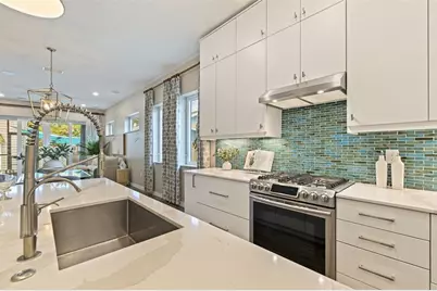 1421 14th Street N, Saint Petersburg, FL 33704 - Photo 7