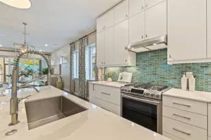 1421 14th St N, Saint Petersburg, FL 33704 - Photo 7
