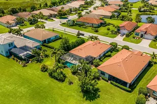 10233 Loch Lomond Dr, Bradenton, FL 34211 - Photo 7