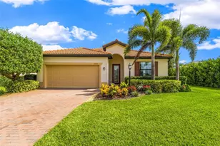 10233 Loch Lomond Dr, Bradenton, FL 34211 - Photo 3