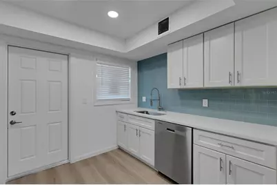 2826 W Rainbow Circle #2818, Sarasota, FL 34231 - Photo 5