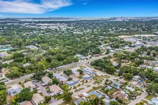 2826 W Rainbow Cir, Sarasota, FL 34231 - Photo 27