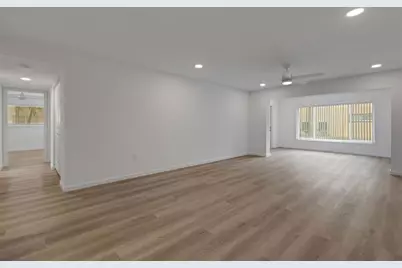 2826 W Rainbow Circle #2818, Sarasota, FL 34231 - Photo 7