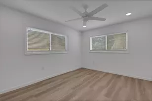 2826 W Rainbow Cir, Sarasota, FL 34231 - Photo 21