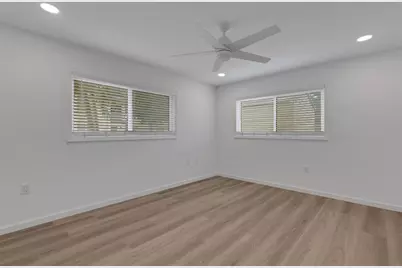 2826 W Rainbow Circle #2818, Sarasota, FL 34231 - Photo 19